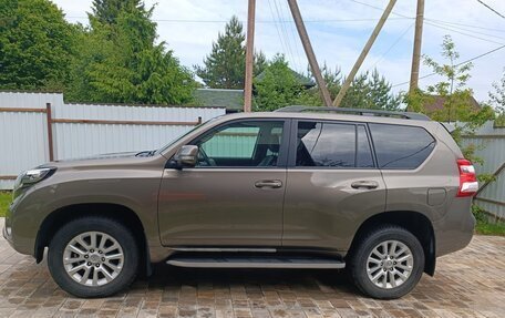 Toyota Land Cruiser Prado 150 рестайлинг 2, 2016 год, 3 650 000 рублей, 22 фотография