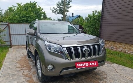 Toyota Land Cruiser Prado 150 рестайлинг 2, 2016 год, 3 650 000 рублей, 19 фотография