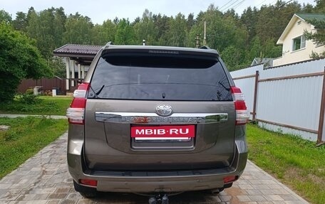 Toyota Land Cruiser Prado 150 рестайлинг 2, 2016 год, 3 650 000 рублей, 17 фотография