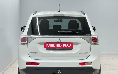 Mitsubishi Outlander III рестайлинг 3, 2013 год, 1 250 000 рублей, 4 фотография