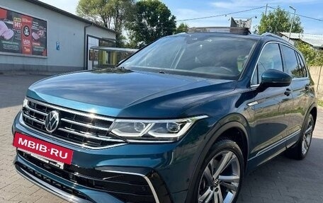 Volkswagen Tiguan II, 2021 год, 2 700 000 рублей, 2 фотография