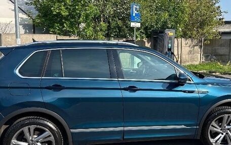 Volkswagen Tiguan II, 2021 год, 2 700 000 рублей, 11 фотография
