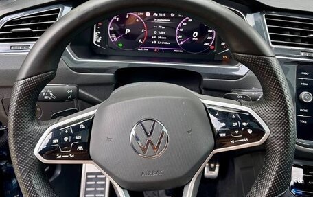 Volkswagen Tiguan II, 2021 год, 2 700 000 рублей, 16 фотография