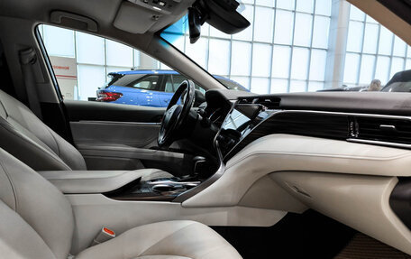 Toyota Camry, 2018 год, 2 299 000 рублей, 13 фотография