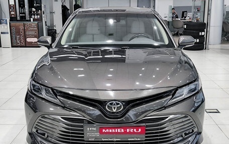 Toyota Camry, 2018 год, 2 299 000 рублей, 2 фотография
