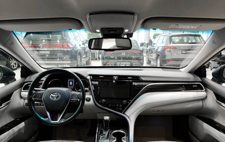 Toyota Camry, 2018 год, 2 299 000 рублей, 17 фотография
