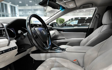 Toyota Camry, 2018 год, 2 299 000 рублей, 20 фотография