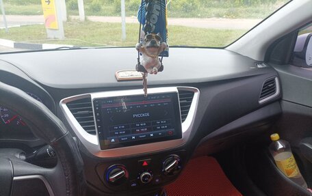 Hyundai Solaris II рестайлинг, 2017 год, 1 250 000 рублей, 6 фотография