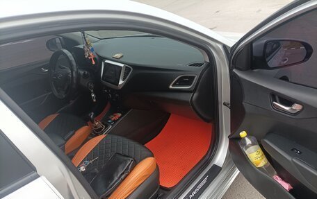 Hyundai Solaris II рестайлинг, 2017 год, 1 250 000 рублей, 10 фотография