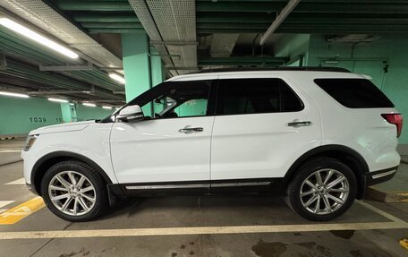 Ford Explorer VI, 2018 год, 2 800 000 рублей, 3 фотография