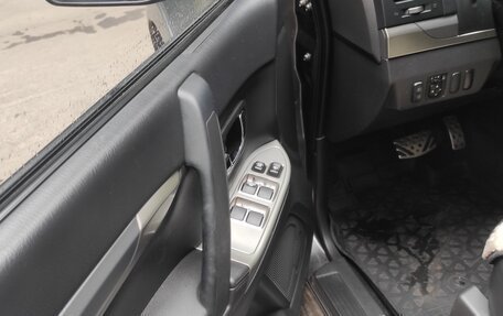 Mitsubishi Pajero IV, 2015 год, 2 400 000 рублей, 5 фотография