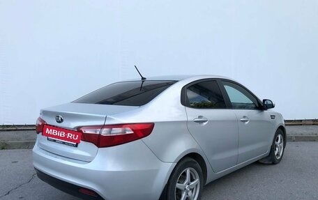 KIA Rio III рестайлинг, 2014 год, 880 000 рублей, 2 фотография