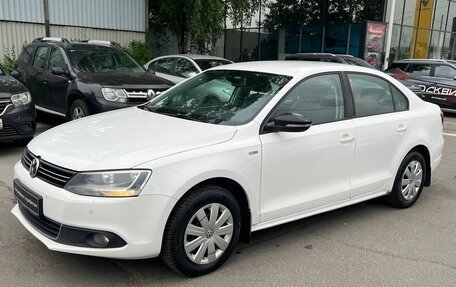 Volkswagen Jetta VI, 2013 год, 930 000 рублей, 4 фотография