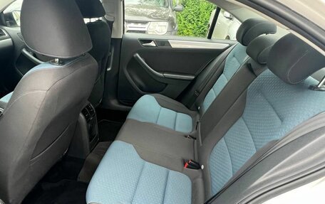 Volkswagen Jetta VI, 2013 год, 930 000 рублей, 12 фотография