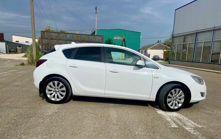 Opel Astra J, 2011 год, 949 999 рублей, 3 фотография