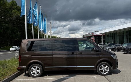 Volkswagen Multivan T6 рестайлинг, 2017 год, 3 600 000 рублей, 3 фотография