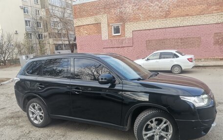 Mitsubishi Outlander III рестайлинг 3, 2013 год, 1 650 000 рублей, 7 фотография
