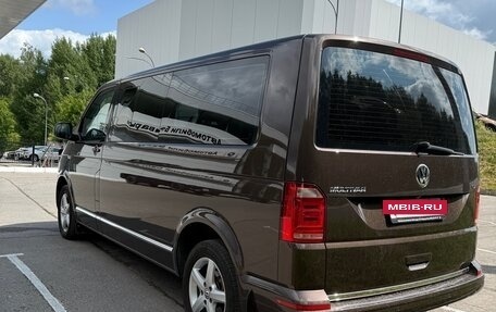 Volkswagen Multivan T6 рестайлинг, 2017 год, 3 600 000 рублей, 5 фотография