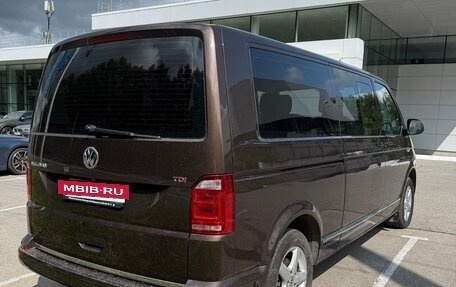 Volkswagen Multivan T6 рестайлинг, 2017 год, 3 600 000 рублей, 4 фотография