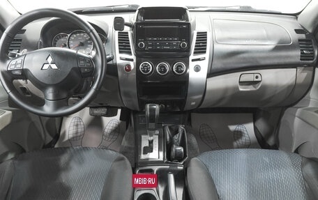 Mitsubishi Pajero Sport II рестайлинг, 2014 год, 2 099 000 рублей, 11 фотография