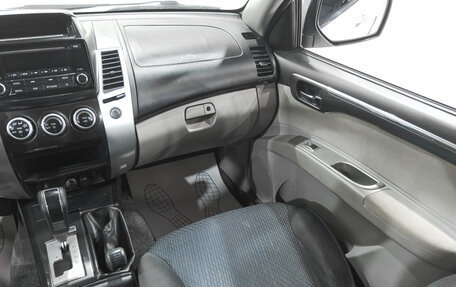 Mitsubishi Pajero Sport II рестайлинг, 2014 год, 2 099 000 рублей, 12 фотография