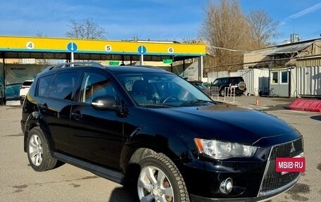 Mitsubishi Outlander III рестайлинг 3, 2010 год, 1 000 000 рублей, 4 фотография
