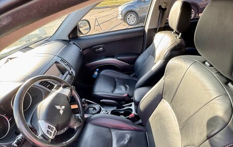 Mitsubishi Outlander III рестайлинг 3, 2010 год, 1 000 000 рублей, 16 фотография