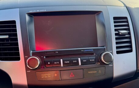 Mitsubishi Outlander III рестайлинг 3, 2010 год, 1 000 000 рублей, 18 фотография