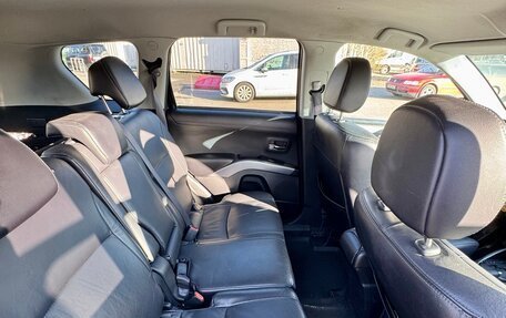 Mitsubishi Outlander III рестайлинг 3, 2010 год, 1 000 000 рублей, 26 фотография