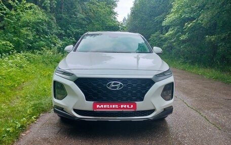 Hyundai Santa Fe IV, 2019 год, 2 800 000 рублей, 2 фотография
