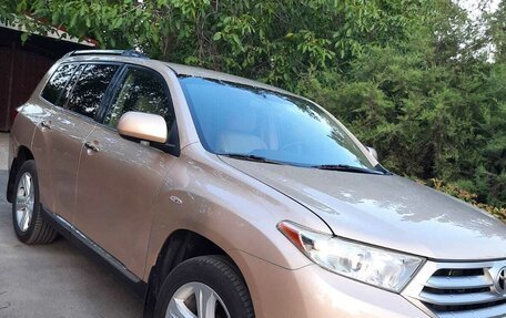 Toyota Highlander III, 2011 год, 2 100 000 рублей, 13 фотография