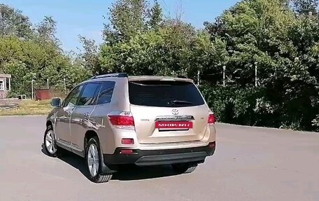 Toyota Highlander III, 2011 год, 2 100 000 рублей, 5 фотография