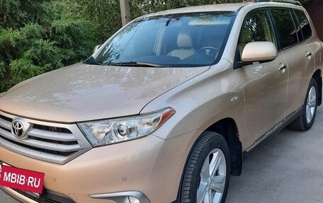 Toyota Highlander III, 2011 год, 2 100 000 рублей, 6 фотография