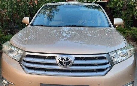 Toyota Highlander III, 2011 год, 2 100 000 рублей, 16 фотография