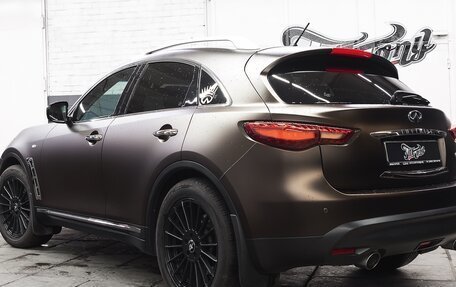 Infiniti QX70, 2015 год, 3 600 000 рублей, 11 фотография