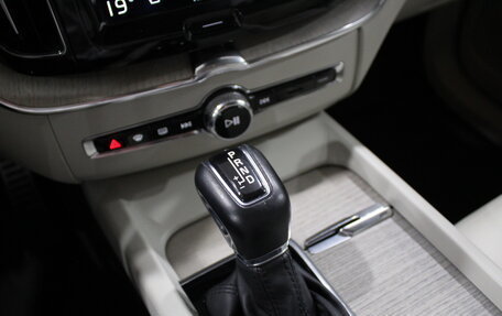 Volvo XC60 II, 2020 год, 3 890 000 рублей, 17 фотография
