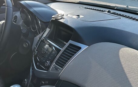 Chevrolet Cruze II, 2011 год, 730 000 рублей, 10 фотография