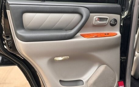 Toyota Land Cruiser 100 рестайлинг 2, 2004 год, 1 600 000 рублей, 10 фотография