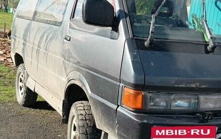 Nissan Largo III (W30), 1992 год, 300 000 рублей, 11 фотография