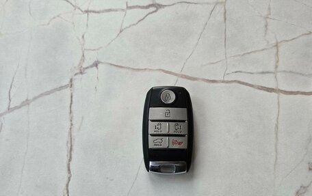 KIA Carnival III, 2019 год, 2 850 000 рублей, 23 фотография