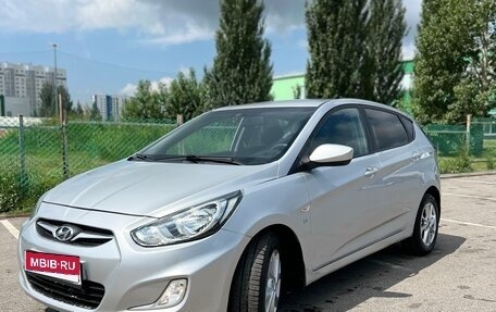Hyundai Solaris II рестайлинг, 2014 год, 850 000 рублей, 2 фотография