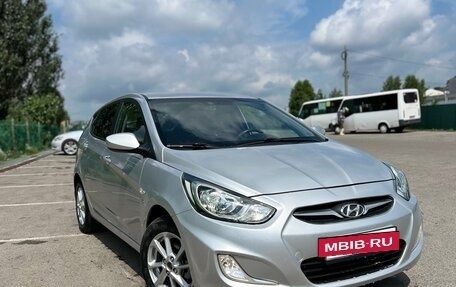 Hyundai Solaris II рестайлинг, 2014 год, 850 000 рублей, 3 фотография