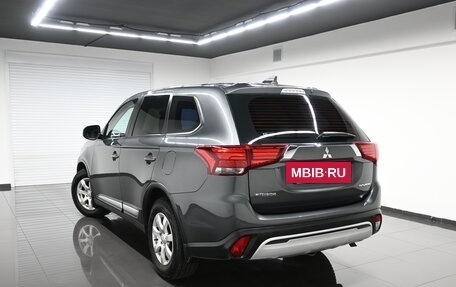 Mitsubishi Outlander III рестайлинг 3, 2019 год, 1 945 000 рублей, 8 фотография