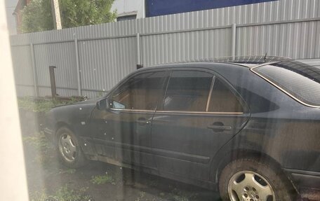 Mercedes-Benz E-Класс, 1997 год, 500 000 рублей, 11 фотография