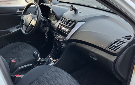 Hyundai Solaris II рестайлинг, 2014 год, 700 000 рублей, 7 фотография