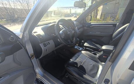 Mitsubishi Pajero Sport II рестайлинг, 2015 год, 1 380 000 рублей, 3 фотография
