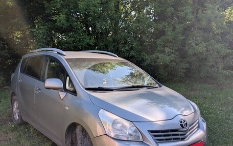 Toyota Verso I, 2010 год, 870 000 рублей, 2 фотография