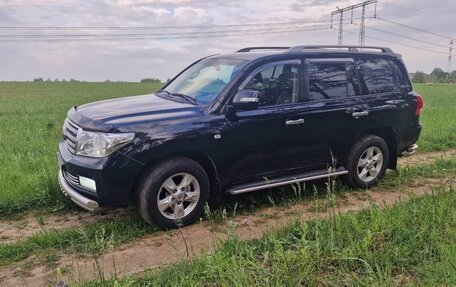 Toyota Land Cruiser 200, 2011 год, 2 790 000 рублей, 7 фотография