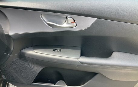KIA Cerato IV, 2021 год, 2 100 000 рублей, 28 фотография