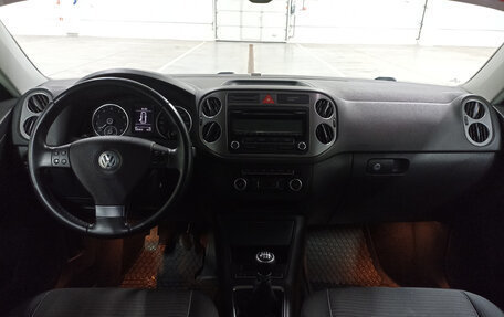 Volkswagen Tiguan I, 2010 год, 920 000 рублей, 18 фотография